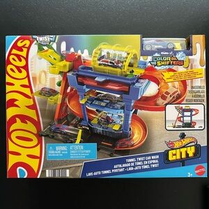 Hot Wheels City Color Shifters ~ Tunnel Twist Car Wash Playset